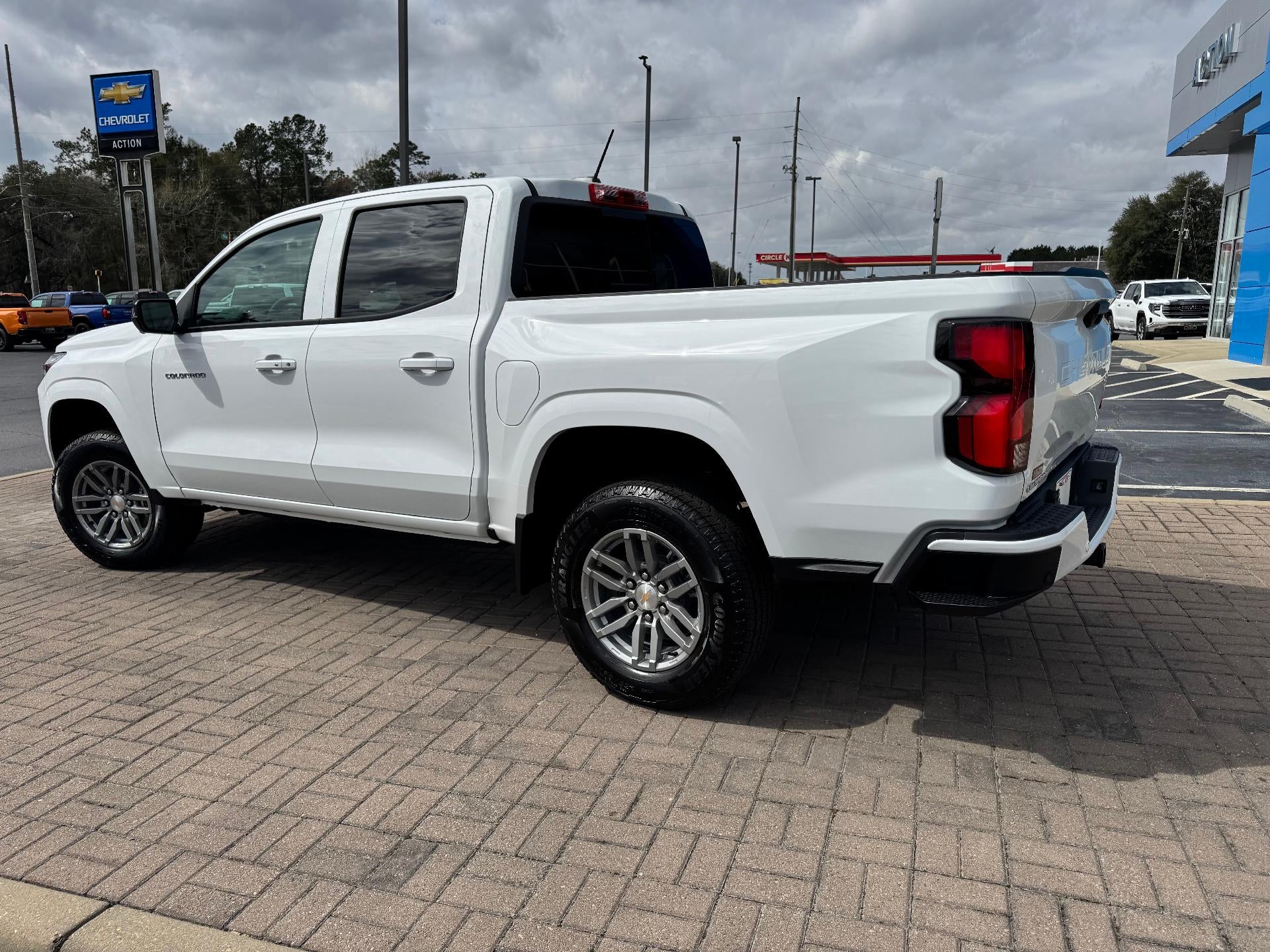 2025 Chevrolet Colorado WT/LT