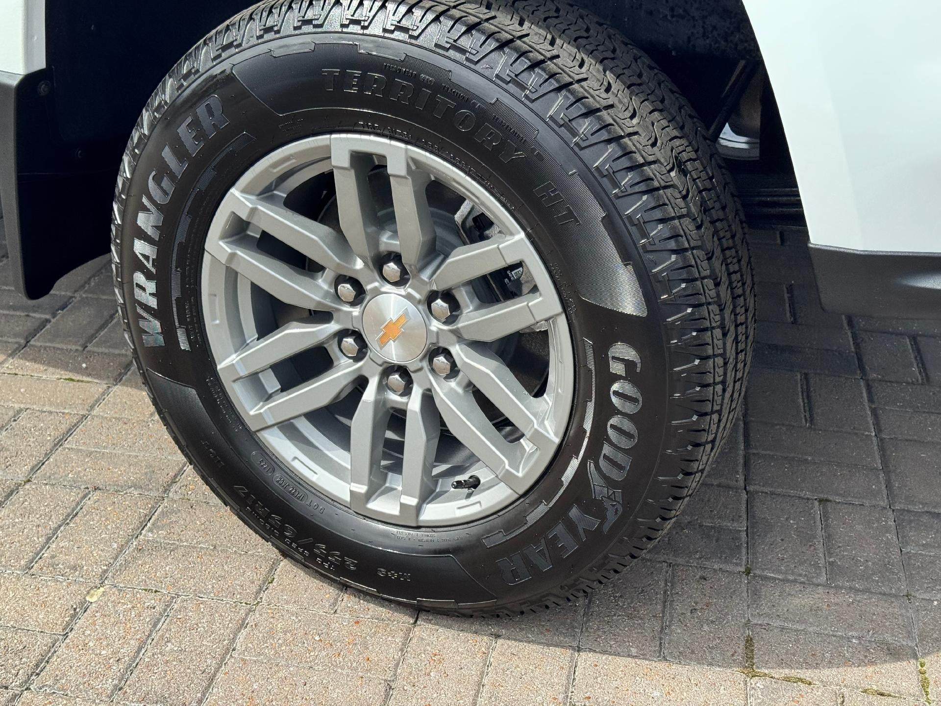 2025 Chevrolet Colorado WT/LT