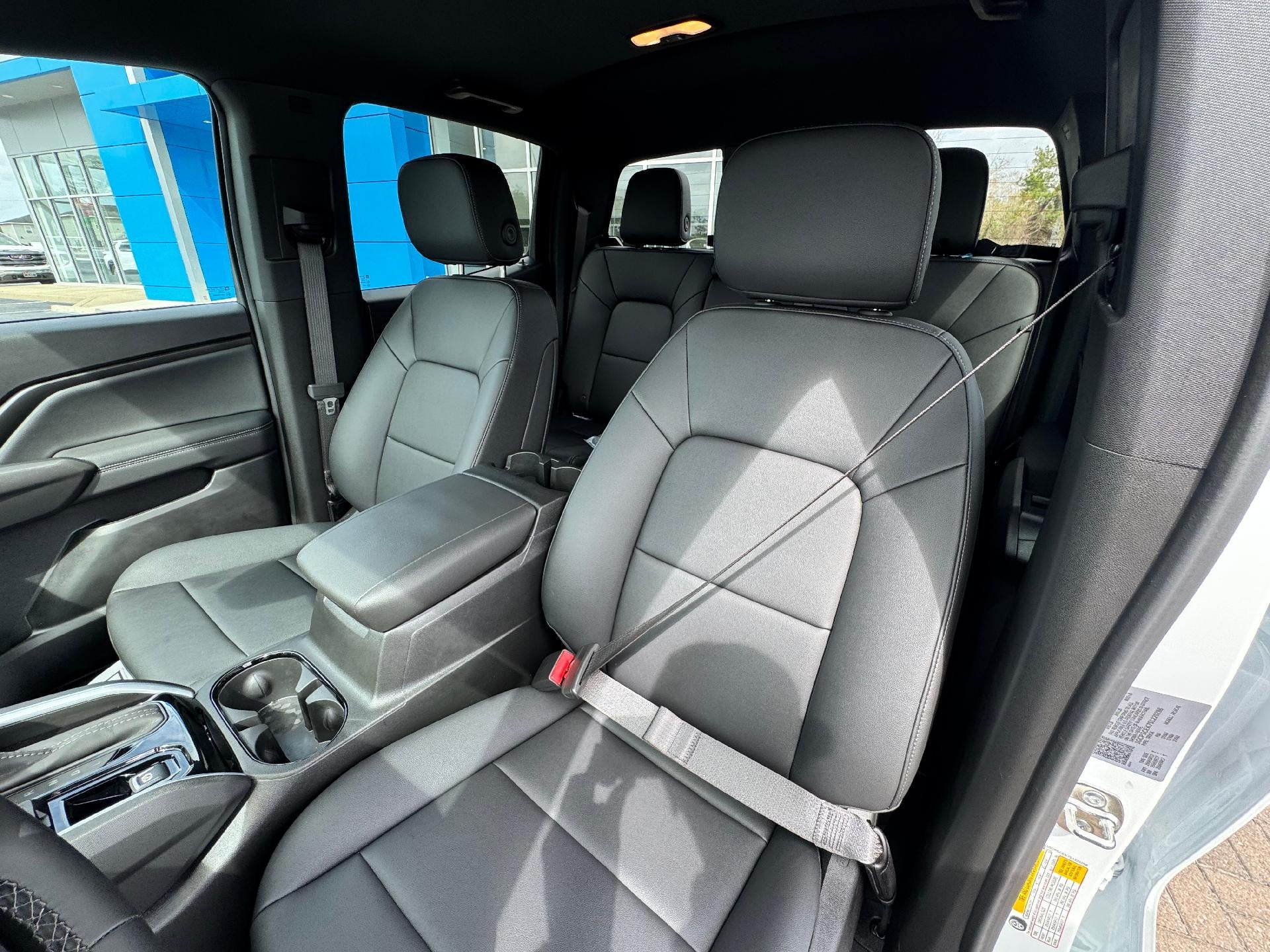 2025 Chevrolet Colorado WT/LT