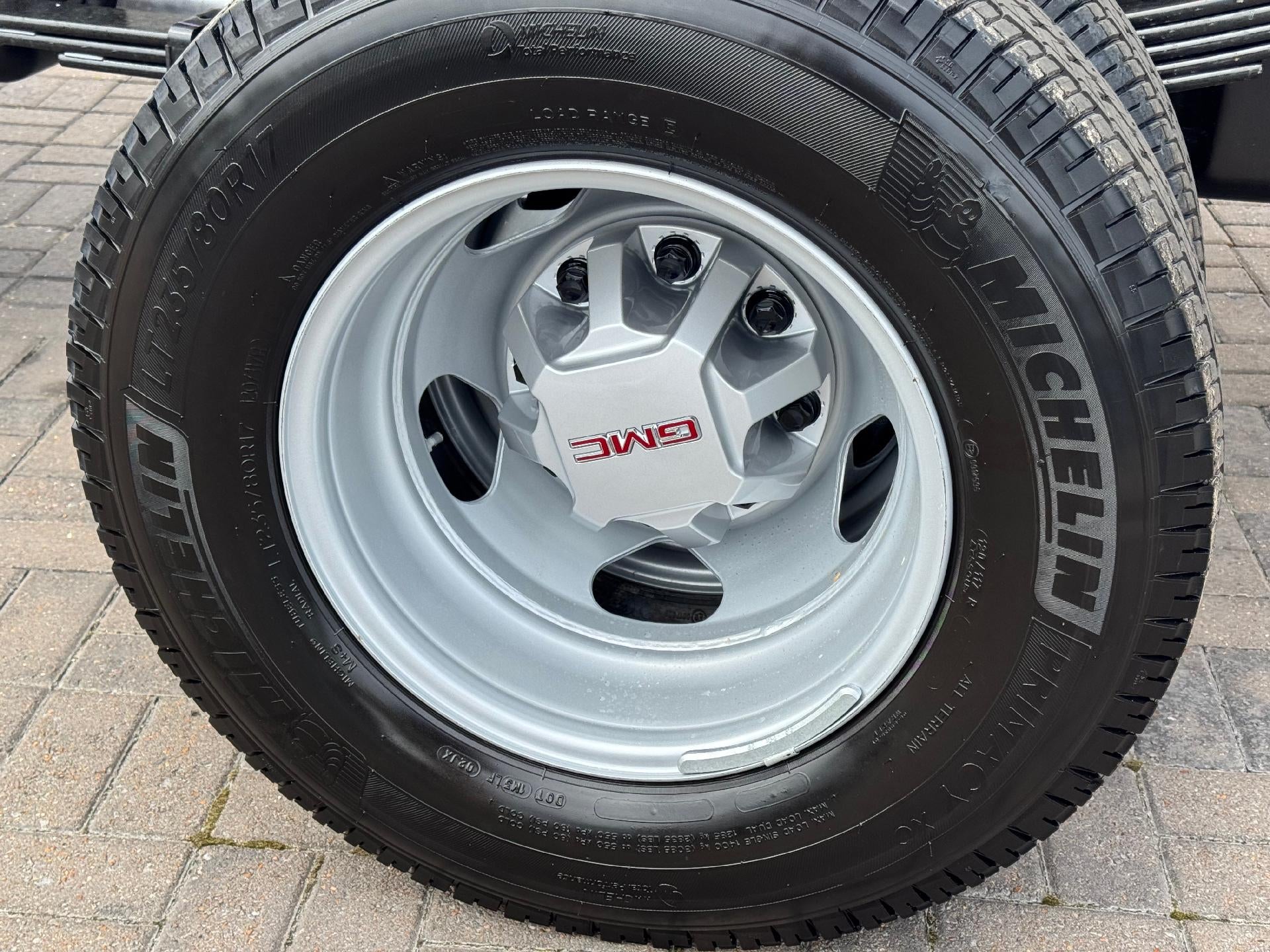 2026 GMC Sierra 3500 HD Chassis Cab Pro