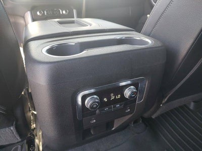 2022 GMC Yukon XL SLE