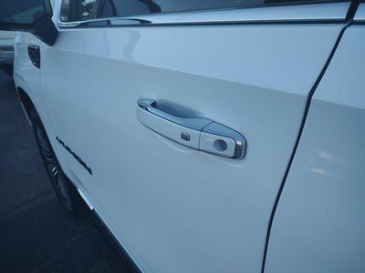 2023 GMC Yukon XL SLT