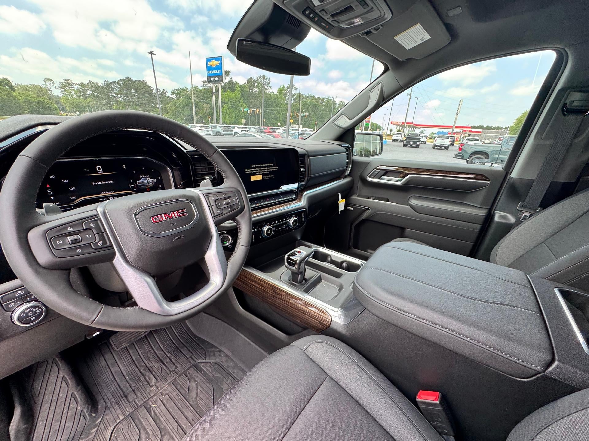 2025 GMC Sierra 1500 Elevation