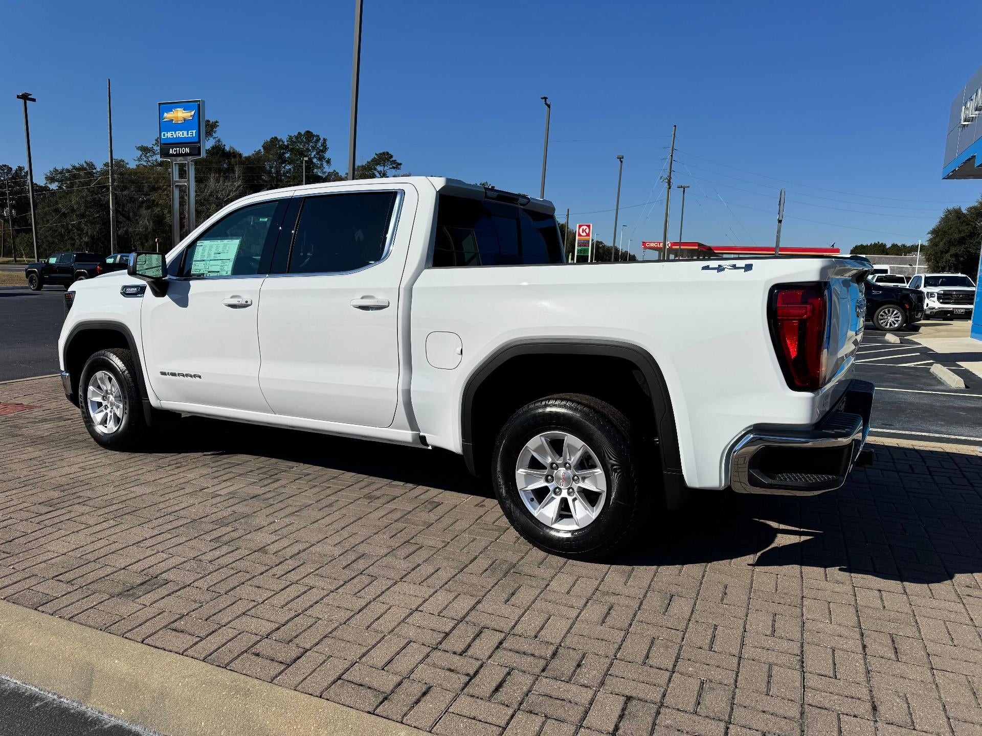 2026 GMC Sierra 1500 SLE
