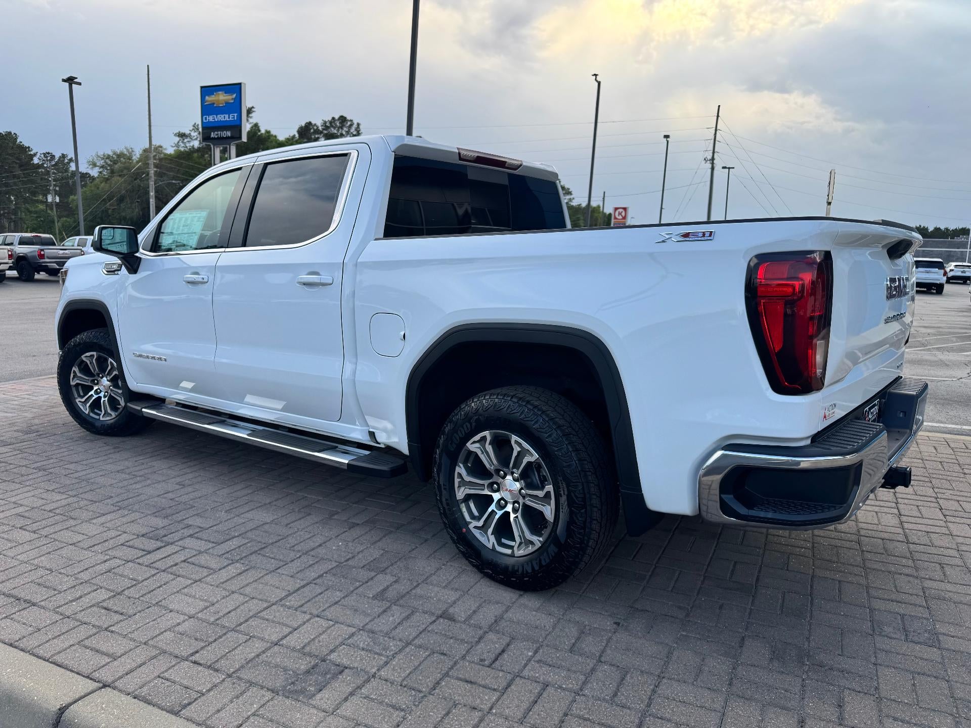 2026 GMC Sierra 1500 SLE